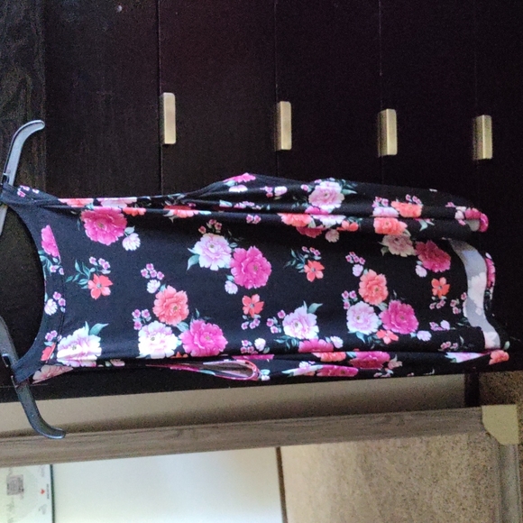 Plus size top - Picture 3 of 3